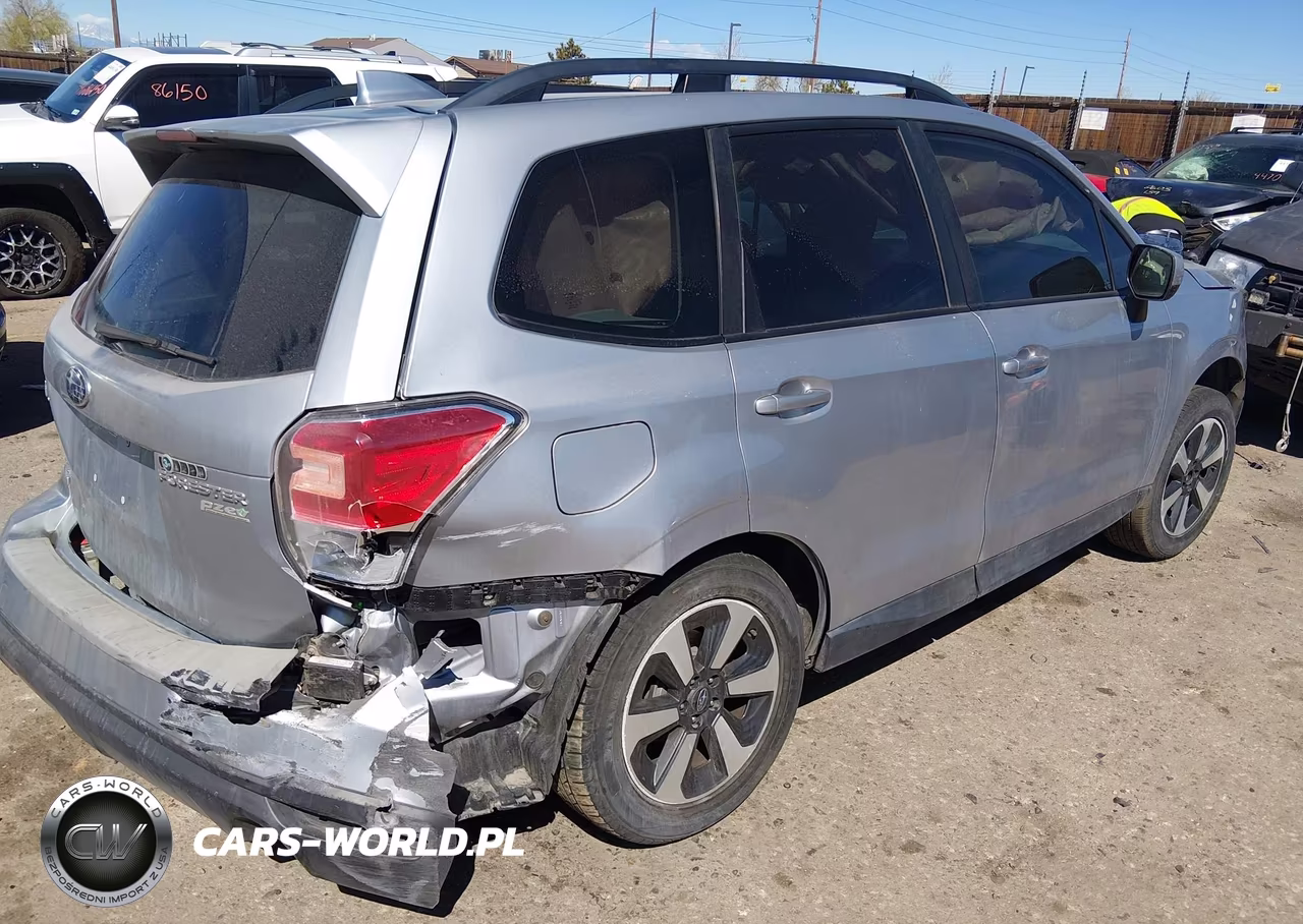 2017 Subaru Forester 2.5I Premium VIN:JF2SJAGC6HH577304 - 4