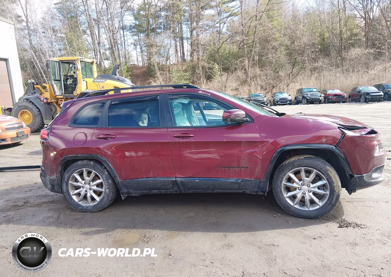 2018 Jeep Cherokee Latitude Tech Connect 4X4 VIN:1C4PJMCX0JD610602 - 14