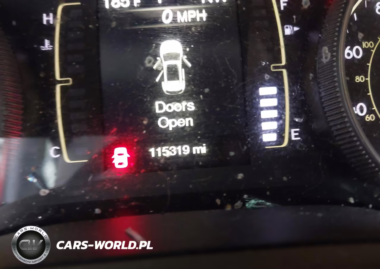 2018 Jeep Cherokee Latitude Tech Connect 4X4 VIN:1C4PJMCX0JD610602 - 7