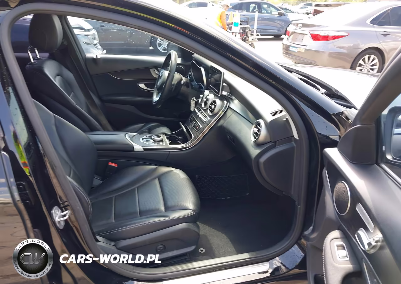 2017 Mercedes-Benz C 300 VIN:55SWF4JB3HU200396 - 5