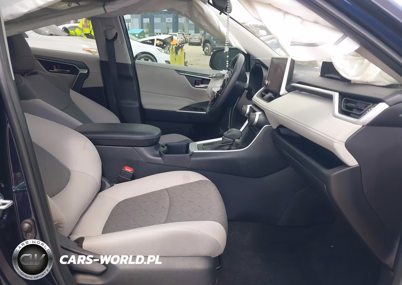 2025 Toyota Rav4 Xle VIN:2T3W1RFV1SW405748 - 5
