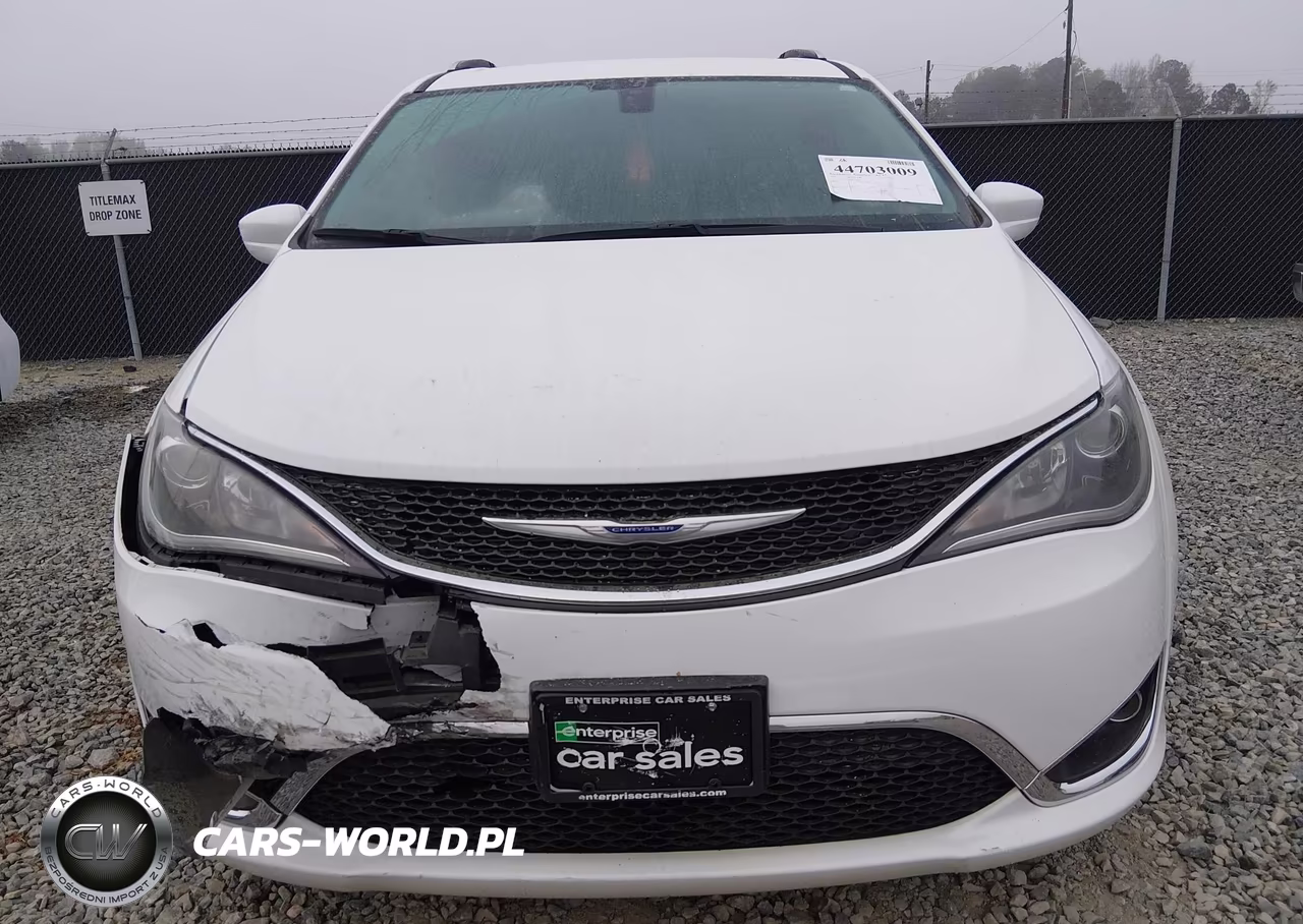 2020 Chrysler Pacifica Touring L VIN:2C4RC1BG2LR279640 - 12