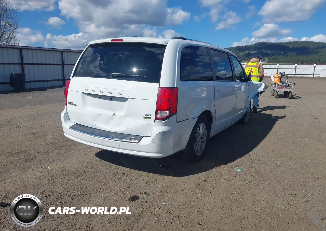 2019 Dodge Grand Caravan Sxt VIN:2C4RDGCG5KR775741 - 4