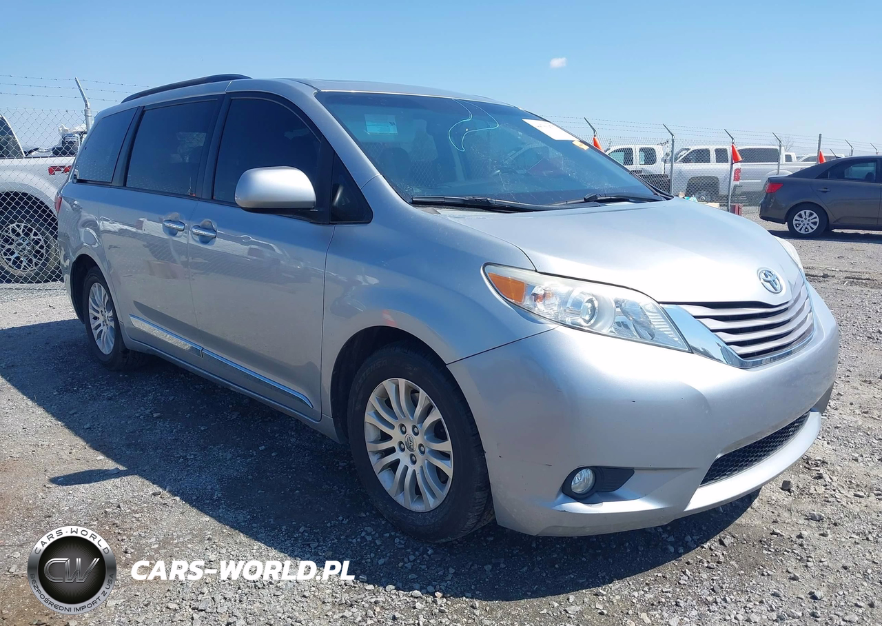 2016 Toyota Sienna Xle 8 Passenger