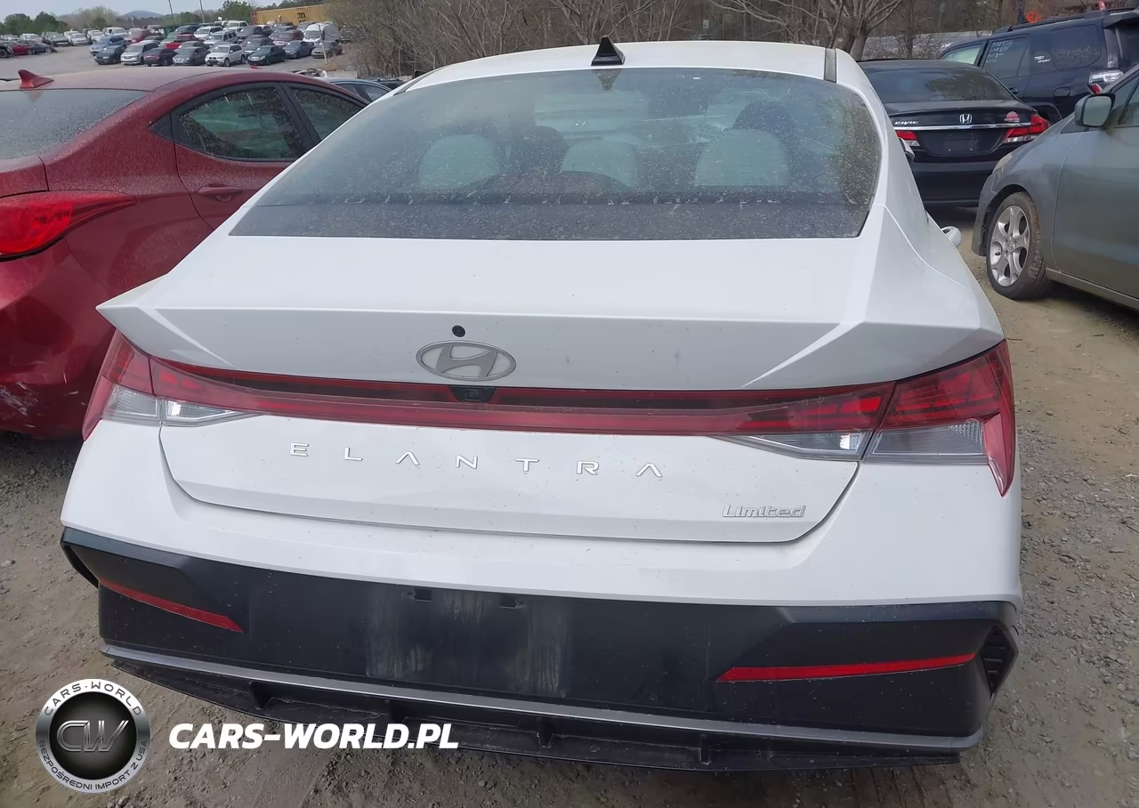 2025 Hyundai Elantra Limited VIN:KMHLP4DG3SU888810 - 17