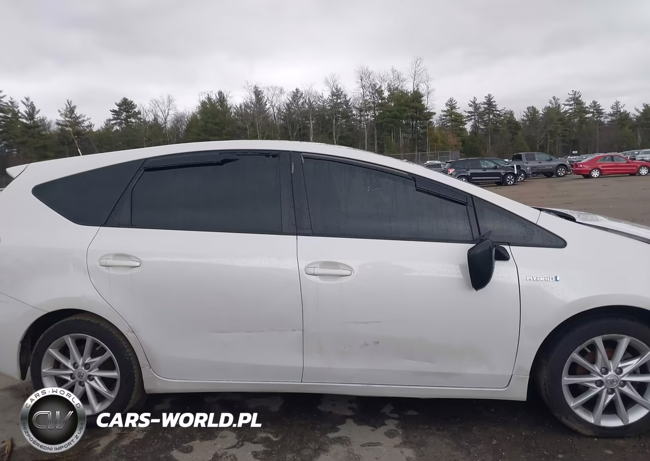 2013 Toyota Prius V Five VIN:JTDZN3EU8D3198725 - 13