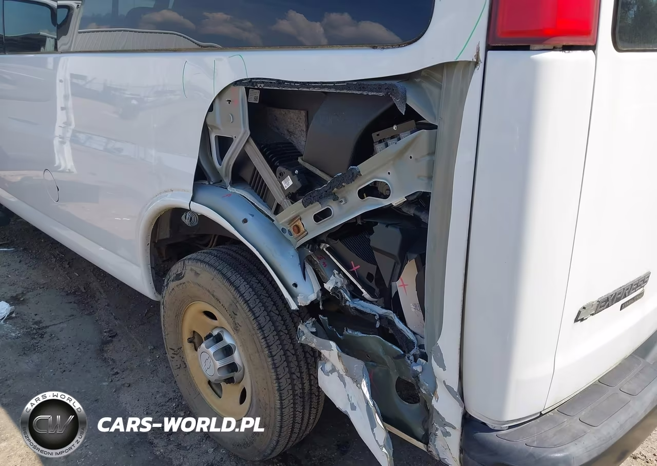 2015 Chevrolet Express 3500 Ls VIN:1GAZGZFF6F1155165 - 19