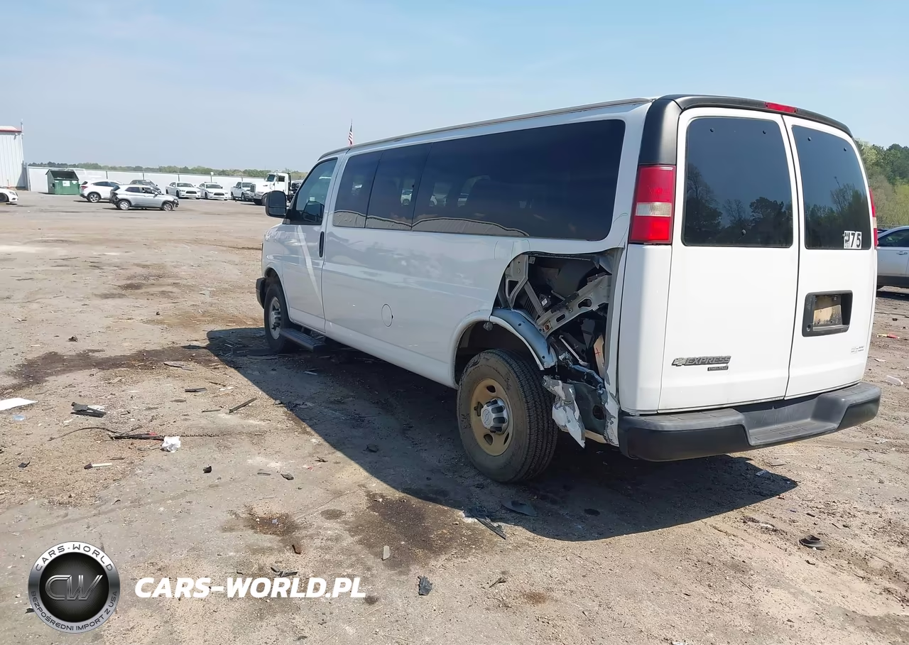 2015 Chevrolet Express 3500 Ls VIN:1GAZGZFF6F1155165 - 3