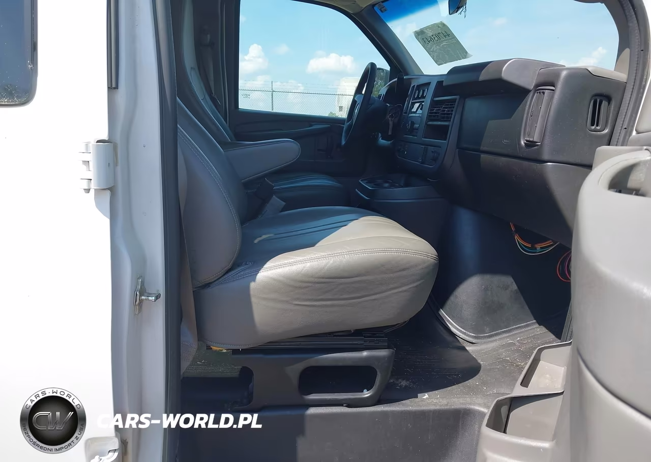 2015 Chevrolet Express 3500 Ls VIN:1GAZGZFF6F1155165 - 5