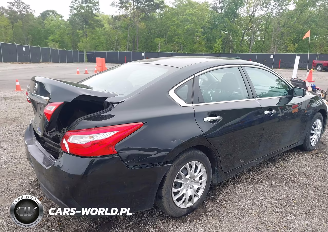 2017 Nissan Altima 2.5 S VIN:1N4AL3AP4HN349370 - 4