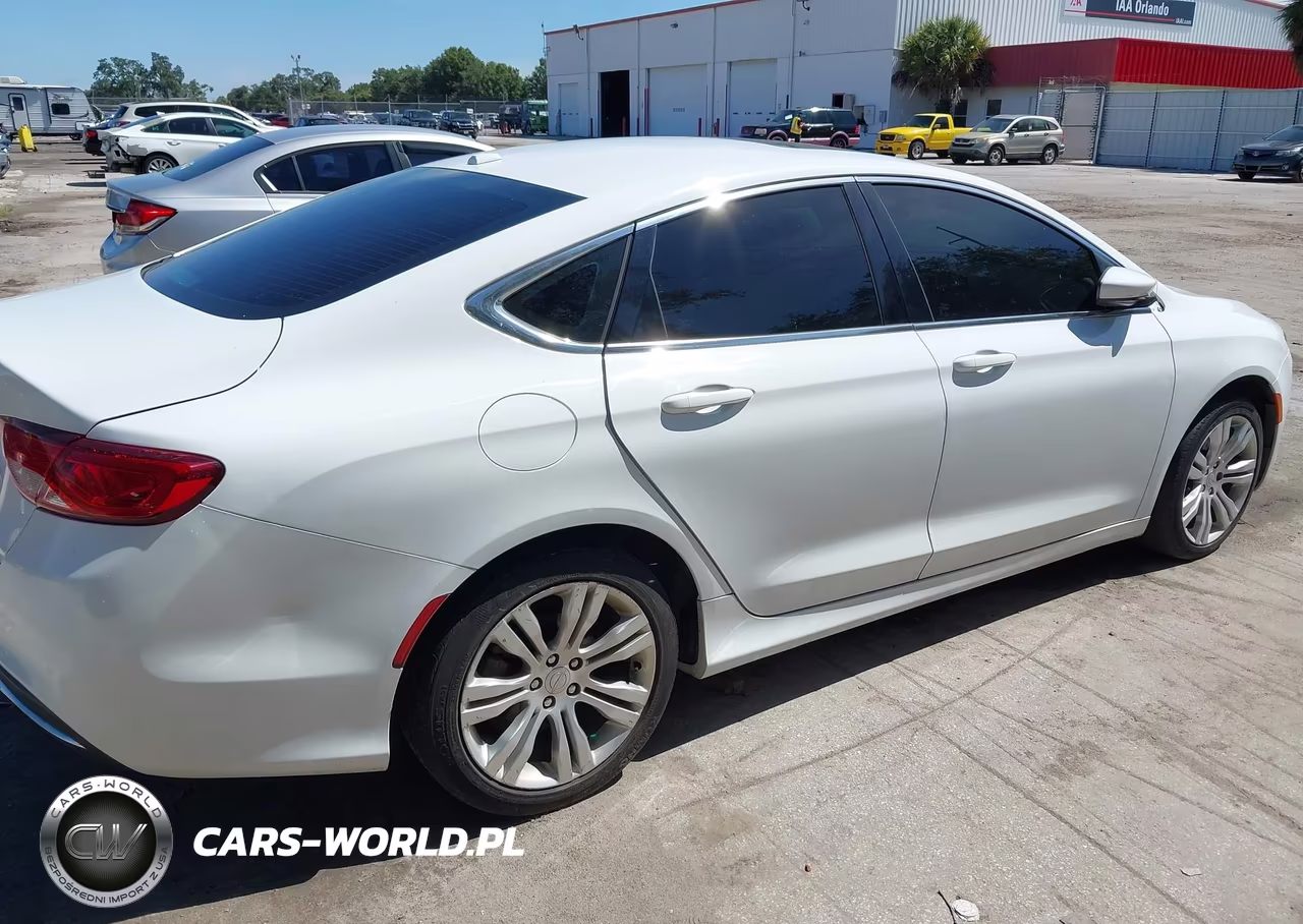 2015 Chrysler 200 Limited VIN:1C3CCCAB8FN564887 - 4