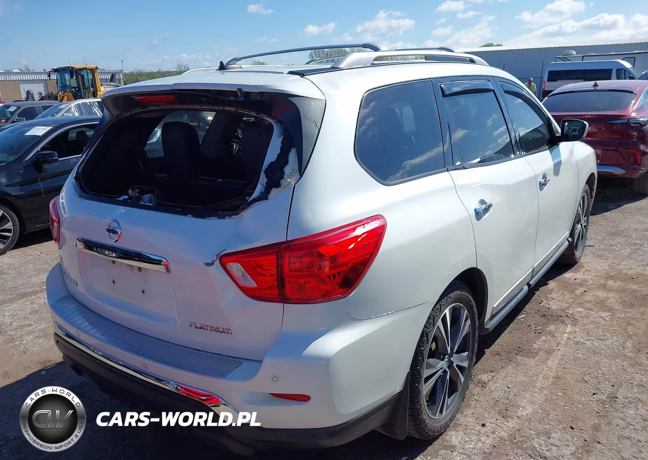 2018 Nissan Pathfinder Platinum VIN:5N1DR2MN7JC657186 - 4