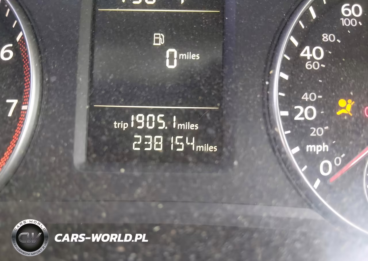 2015 Volkswagen Passat 1.8T Limited Edition VIN:1VWAT7A33FC077284 - 15