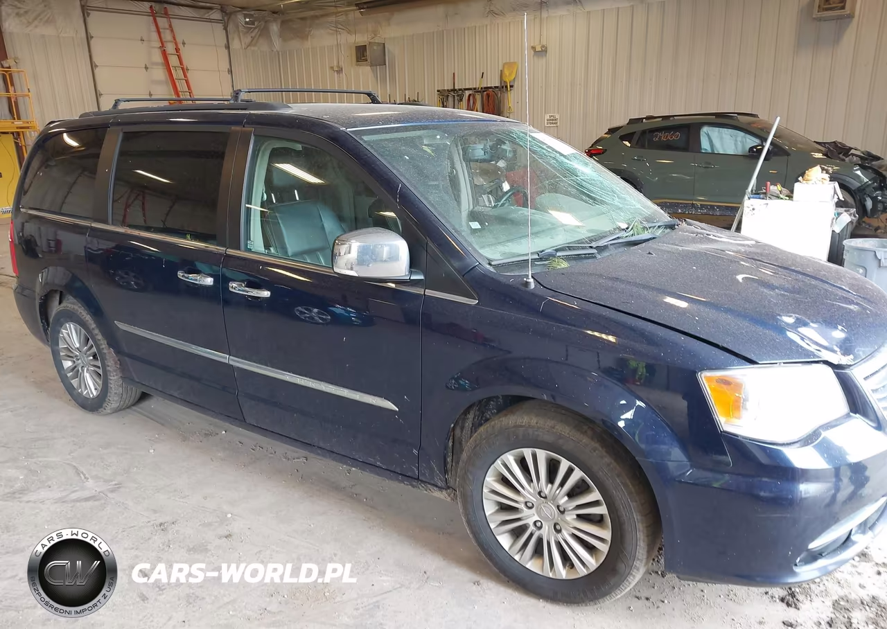 2015 Chrysler Town & Country Touring-L