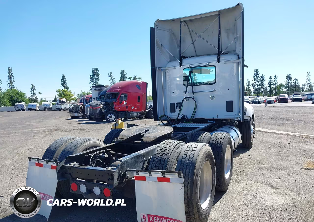 2019 Kenworth T680 VIN:1XKYD49X2KJ219560 - 4