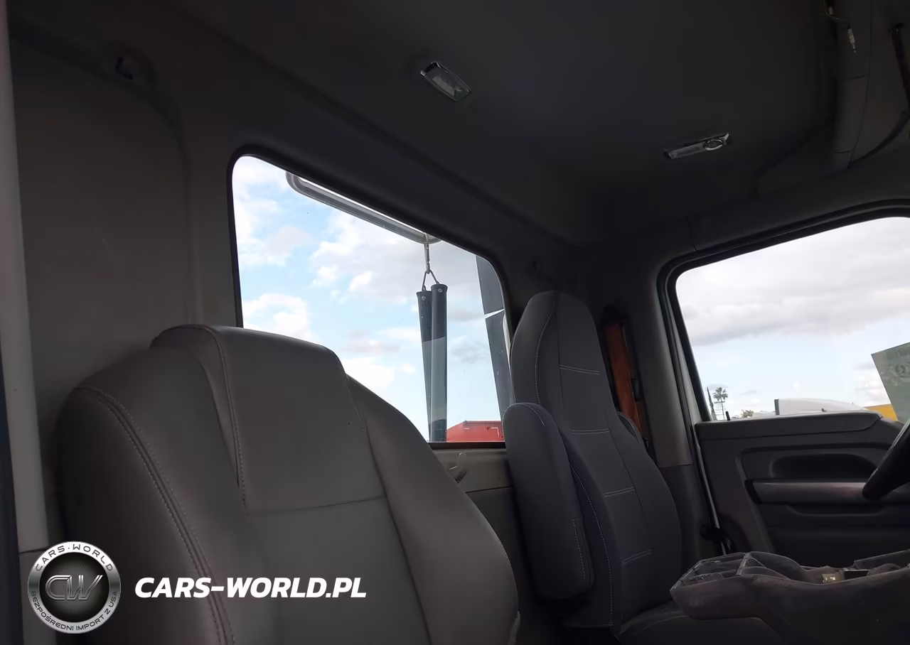 2019 Kenworth T680 VIN:1XKYD49X2KJ219560 - 8