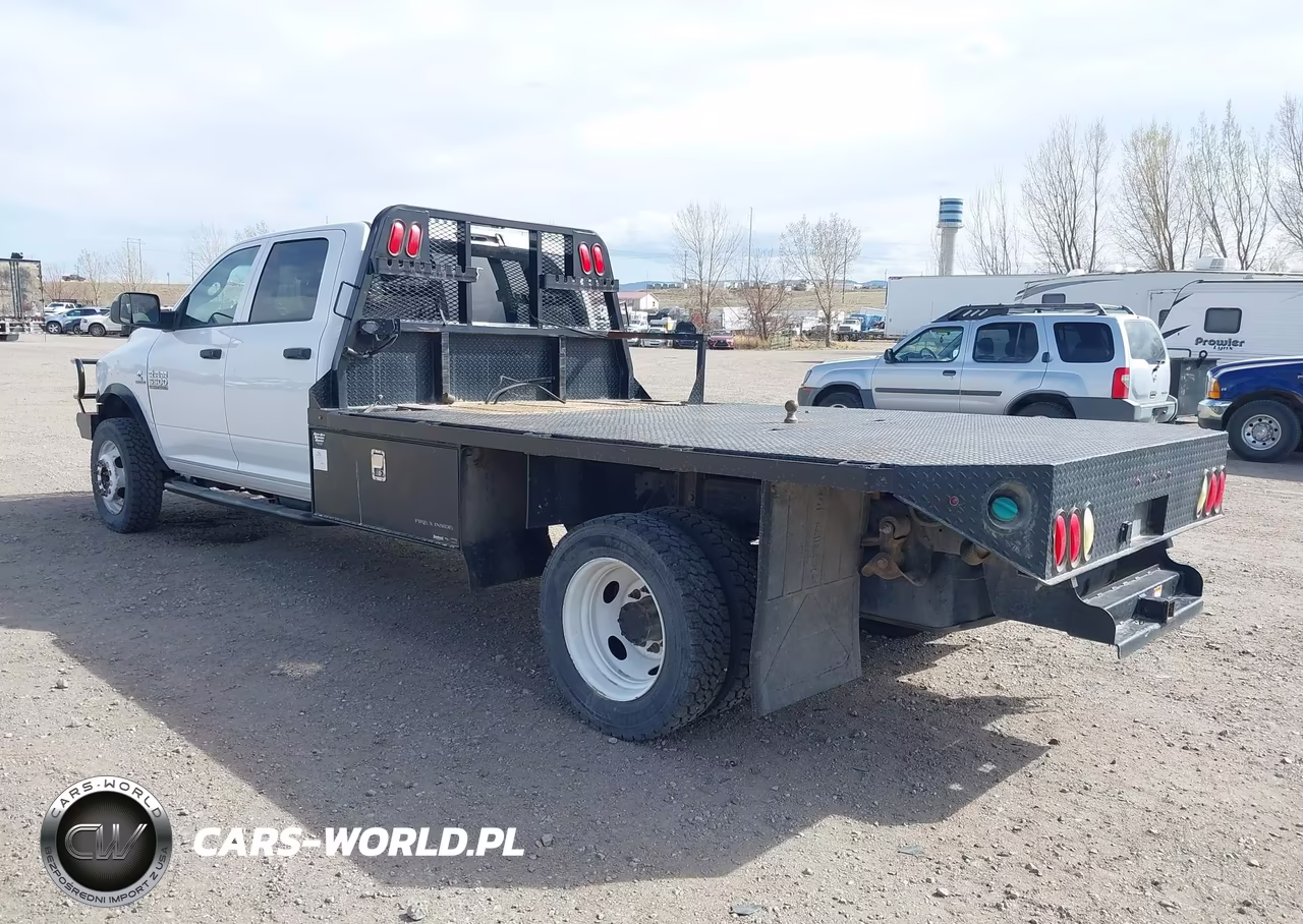 2017 Ram 5500 Chassis Tradesman-Slt-Laramie VIN:3C7WRNFL2HG782570 - 3