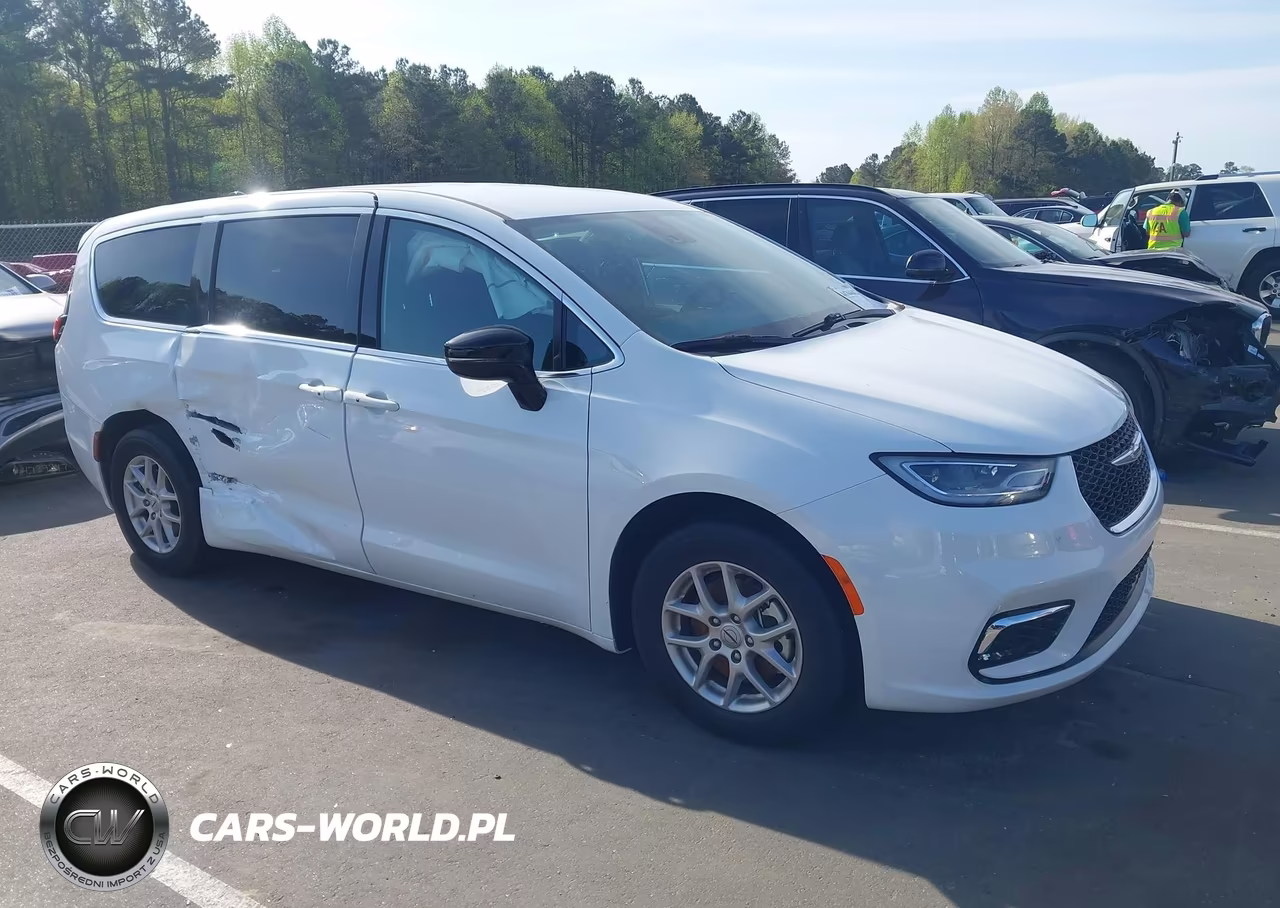 2024 Chrysler Pacifica Touring