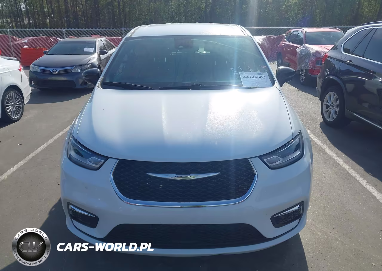 2024 Chrysler Pacifica Touring VIN:2C4RC1FG6RR196487 - 12