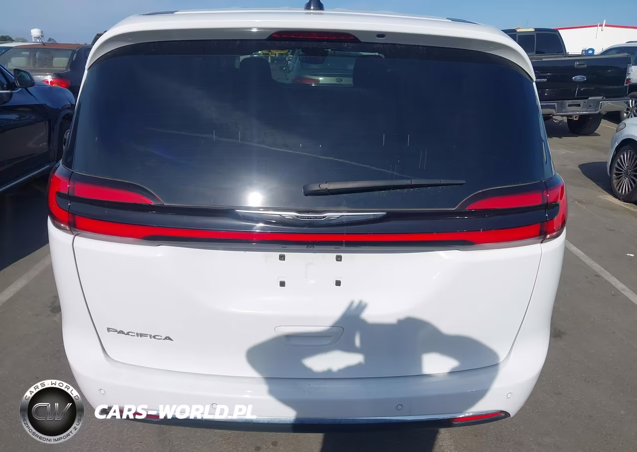 2024 Chrysler Pacifica Touring VIN:2C4RC1FG6RR196487 - 16