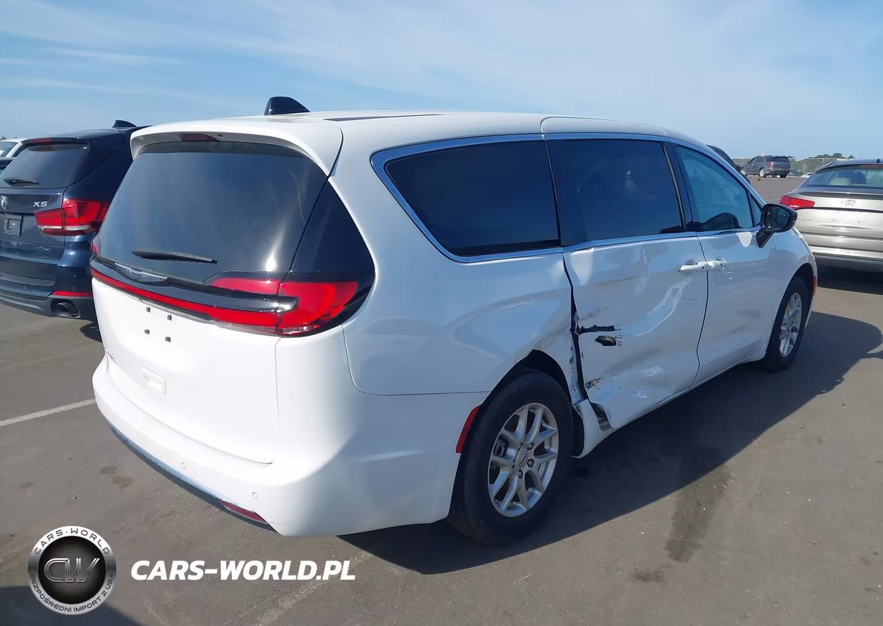 2024 Chrysler Pacifica Touring VIN:2C4RC1FG6RR196487 - 4