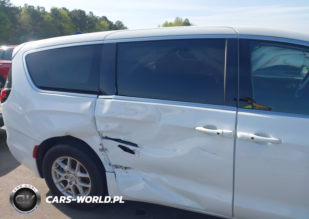 2024 Chrysler Pacifica Touring VIN:2C4RC1FG6RR196487 - 6