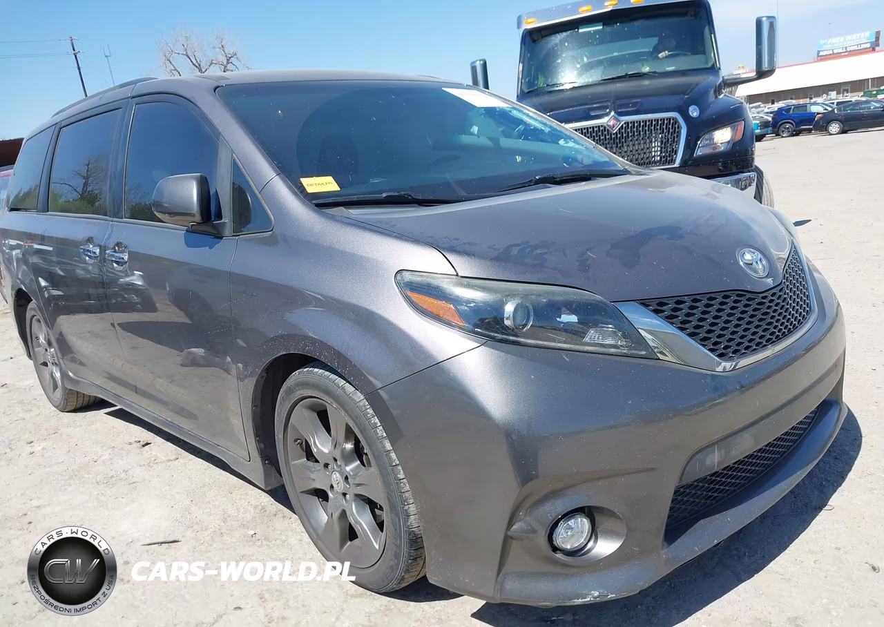 2016 Toyota Sienna Se 8 Passenger