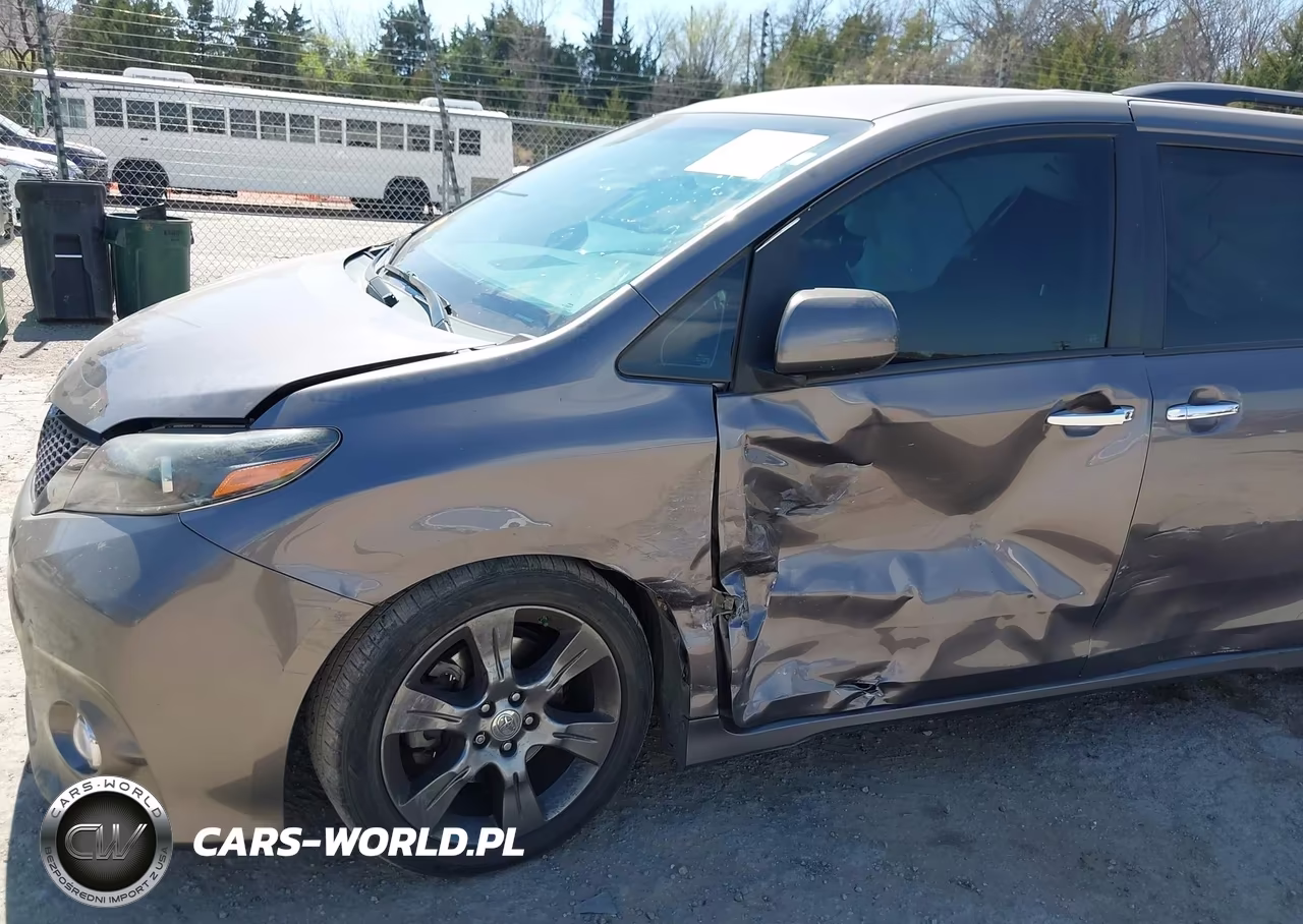 2016 Toyota Sienna Se 8 Passenger VIN:5TDXK3DC8GS700869 - 6