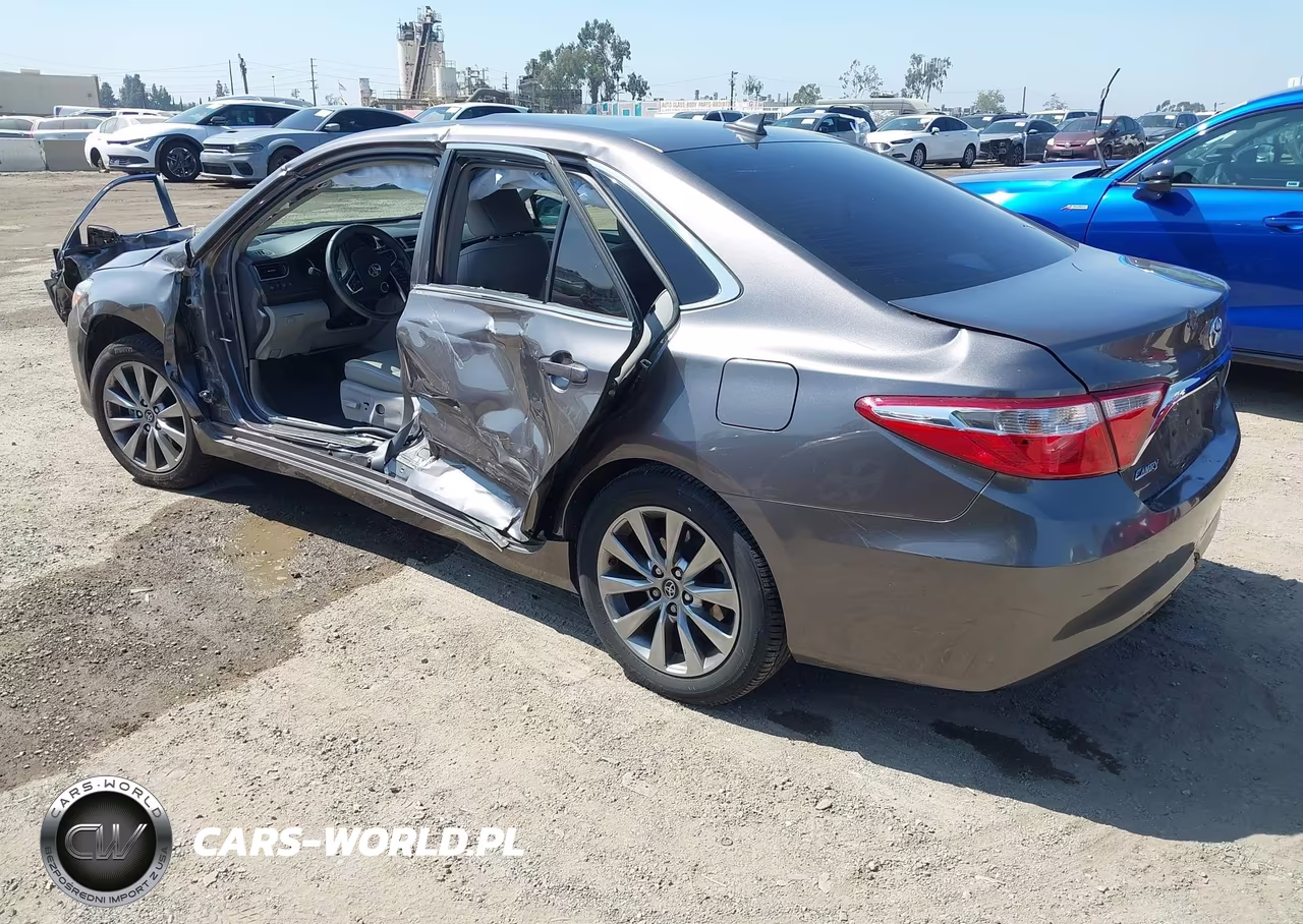2017 Toyota Camry Xle VIN:4T1BF1FK8HU616275 - 3