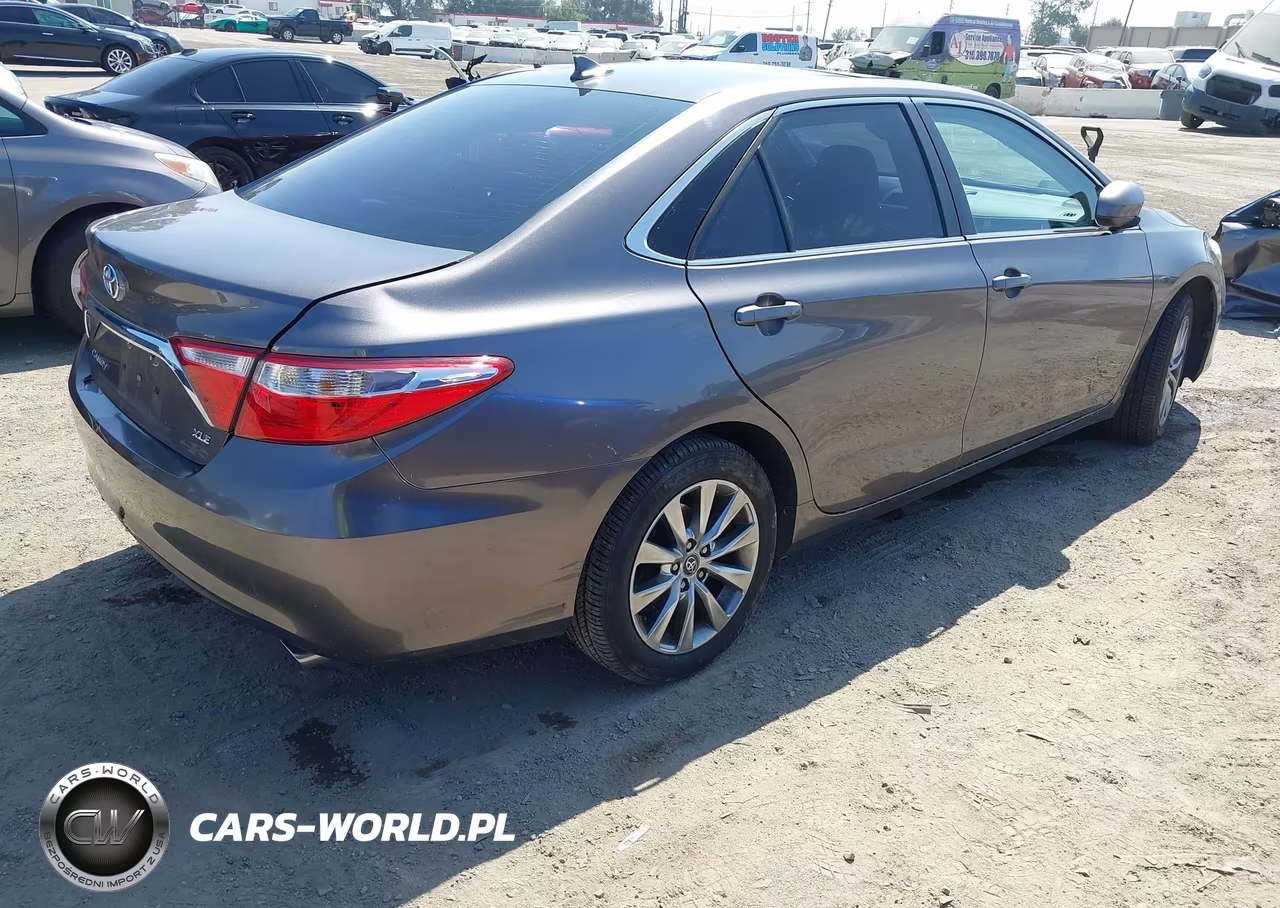 2017 Toyota Camry Xle VIN:4T1BF1FK8HU616275 - 4