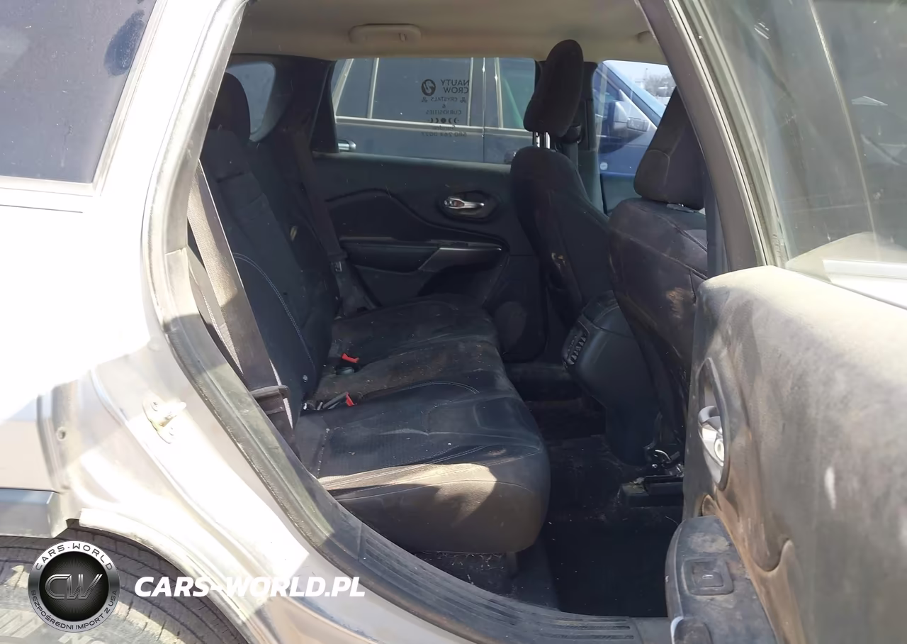 2019 Jeep Cherokee Latitude Fwd VIN:1C4PJLCB6KD171812 - 8
