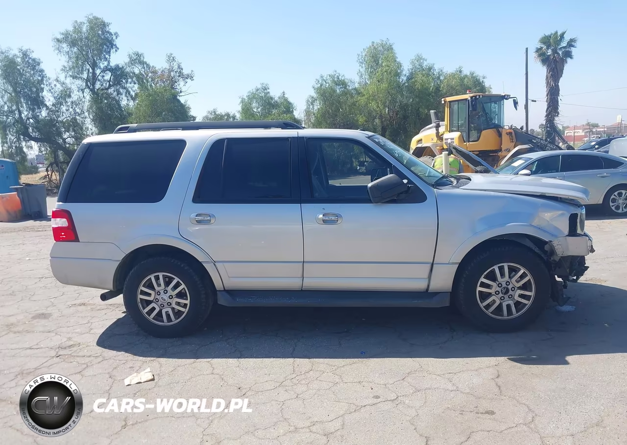2011 Ford Expedition Xlt VIN:1FMJU1J50BEF56397 - 13
