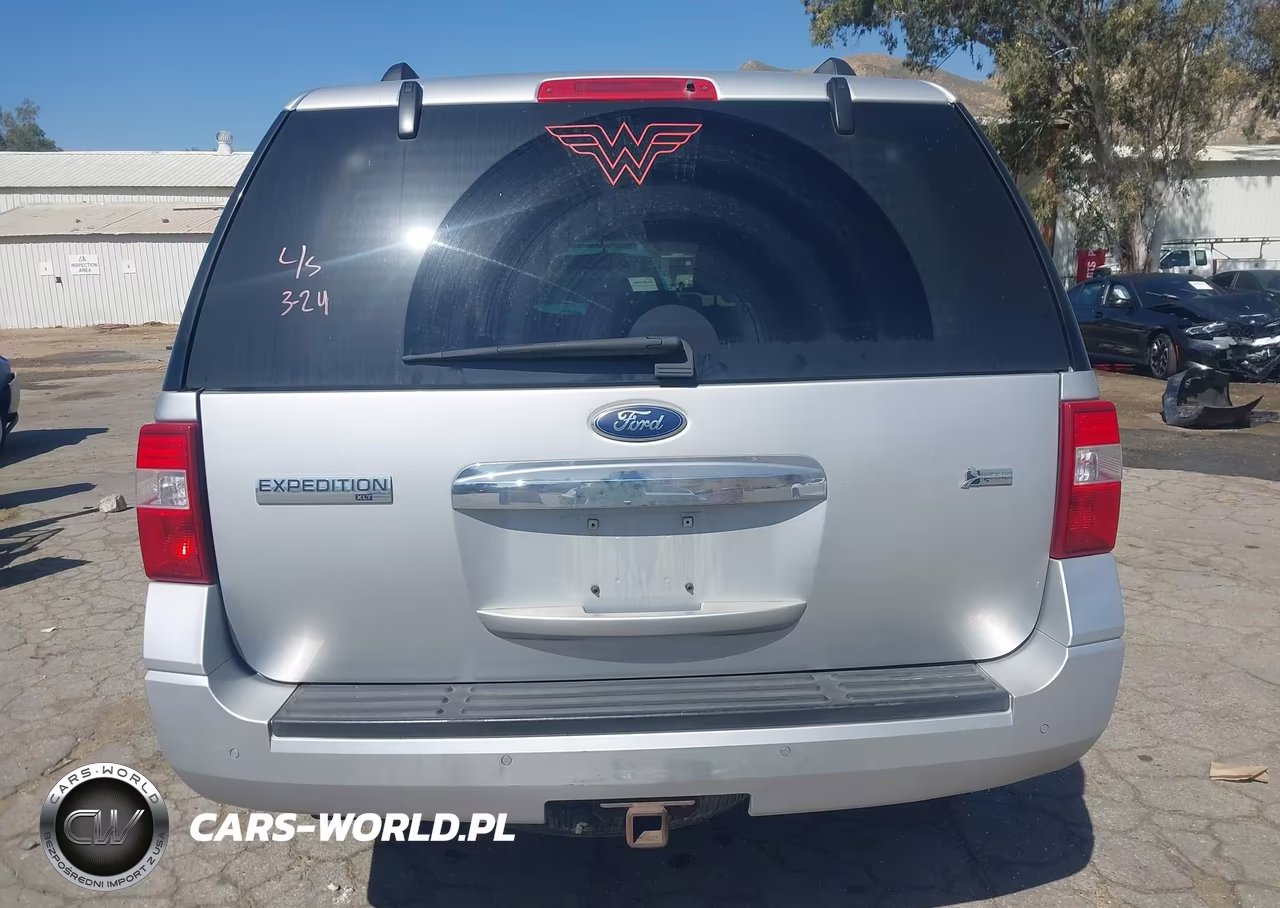 2011 Ford Expedition Xlt VIN:1FMJU1J50BEF56397 - 16