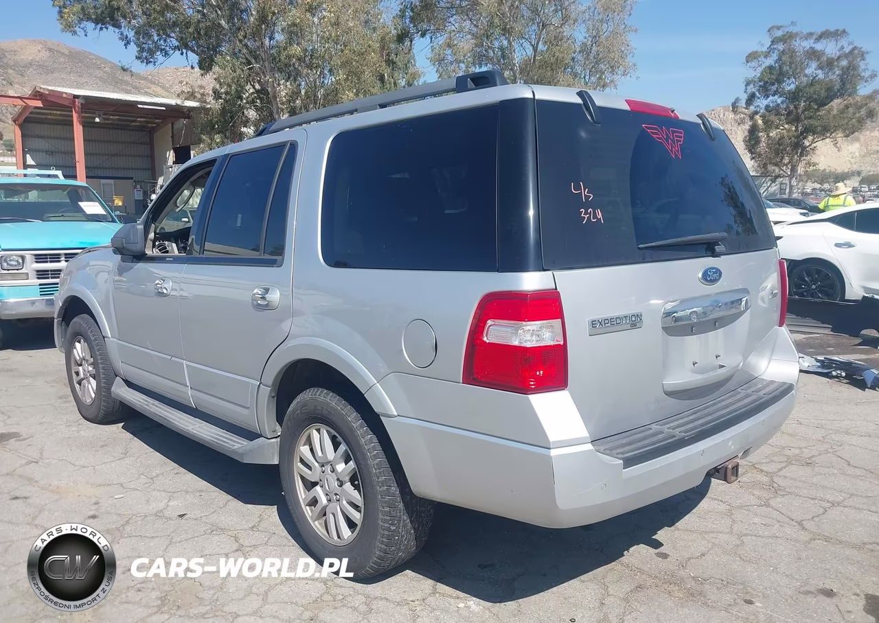 2011 Ford Expedition Xlt VIN:1FMJU1J50BEF56397 - 3