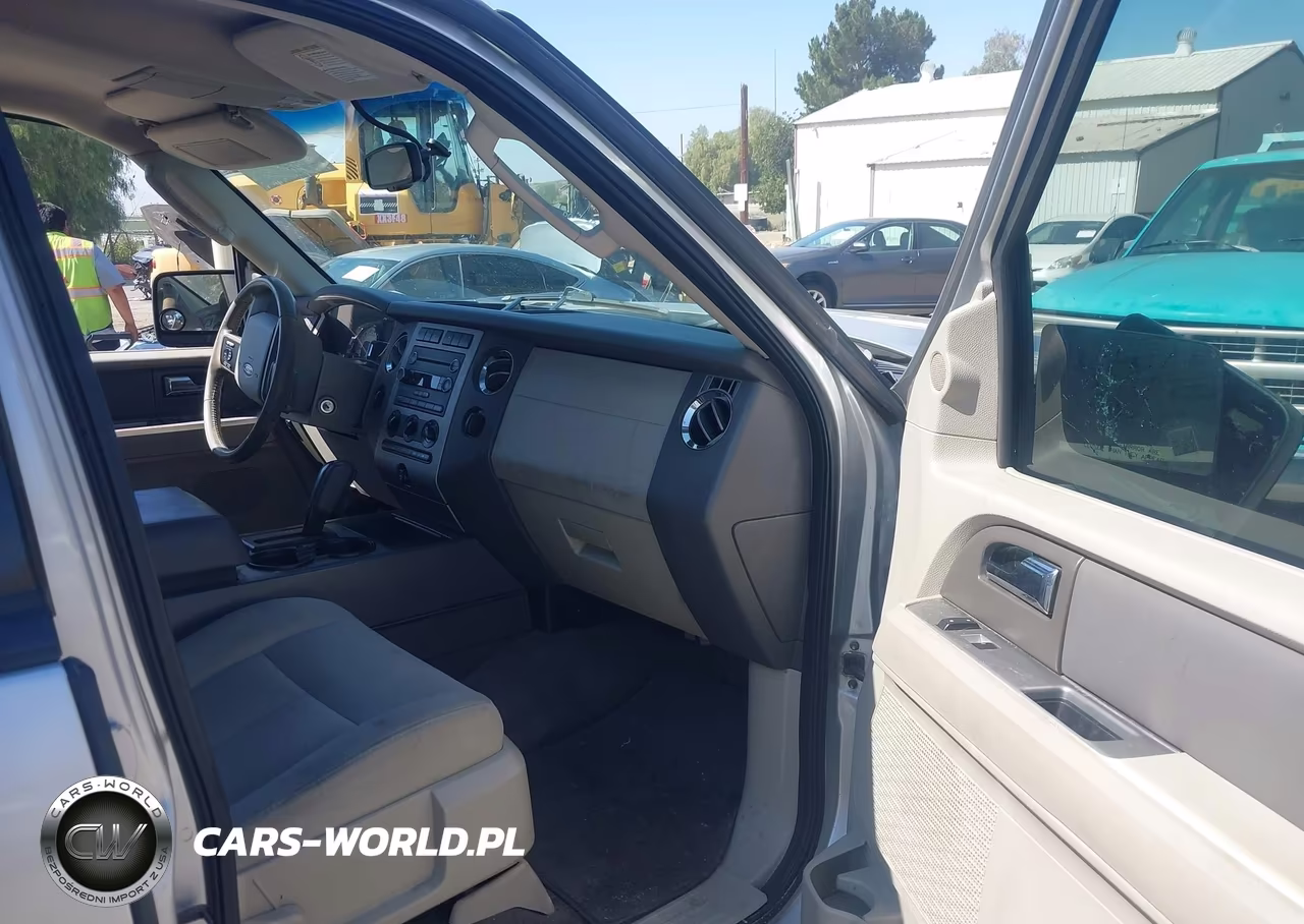2011 Ford Expedition Xlt VIN:1FMJU1J50BEF56397 - 5