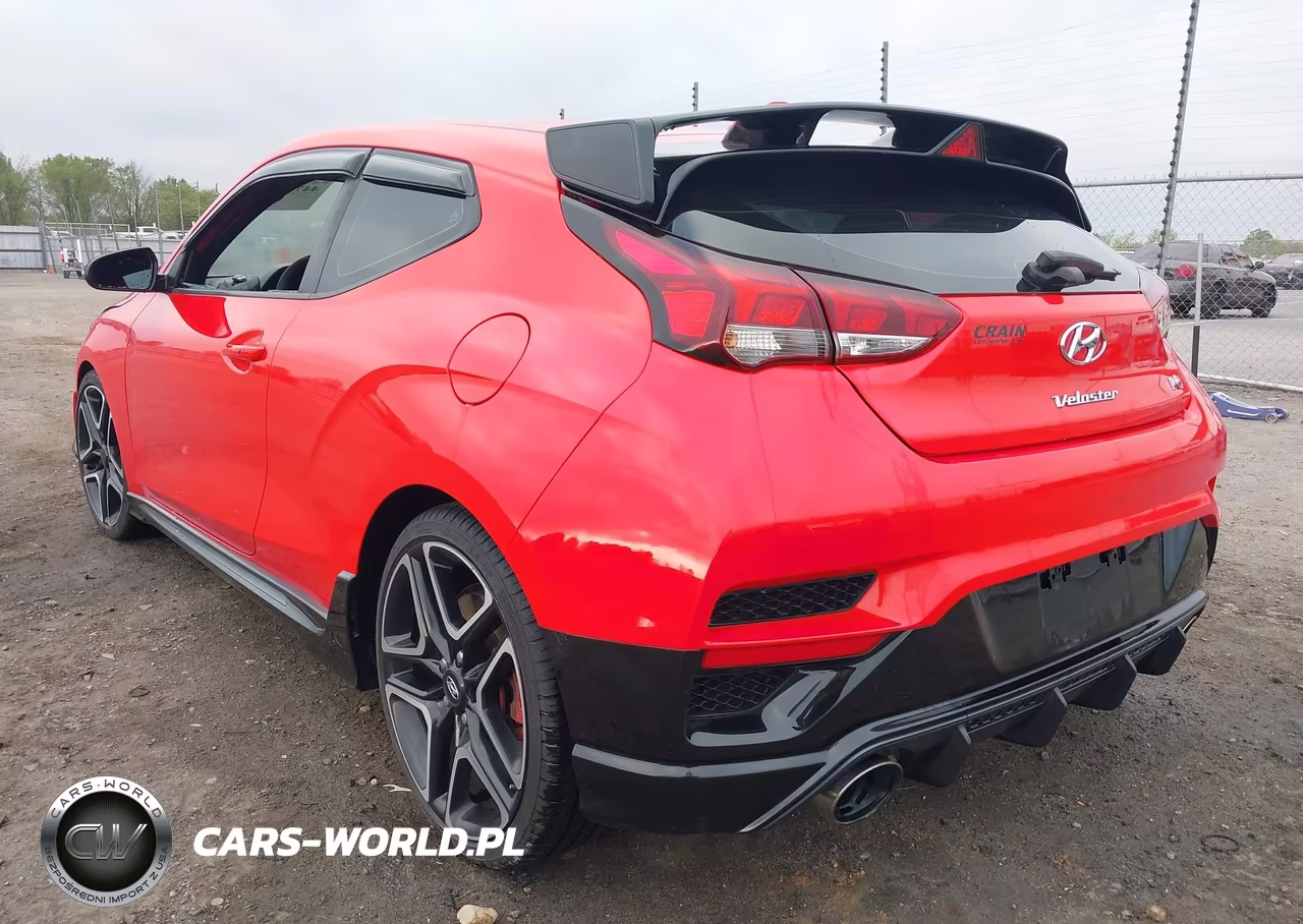 2021 Hyundai Veloster N VIN:KMHT36AHXMU009682 - 3