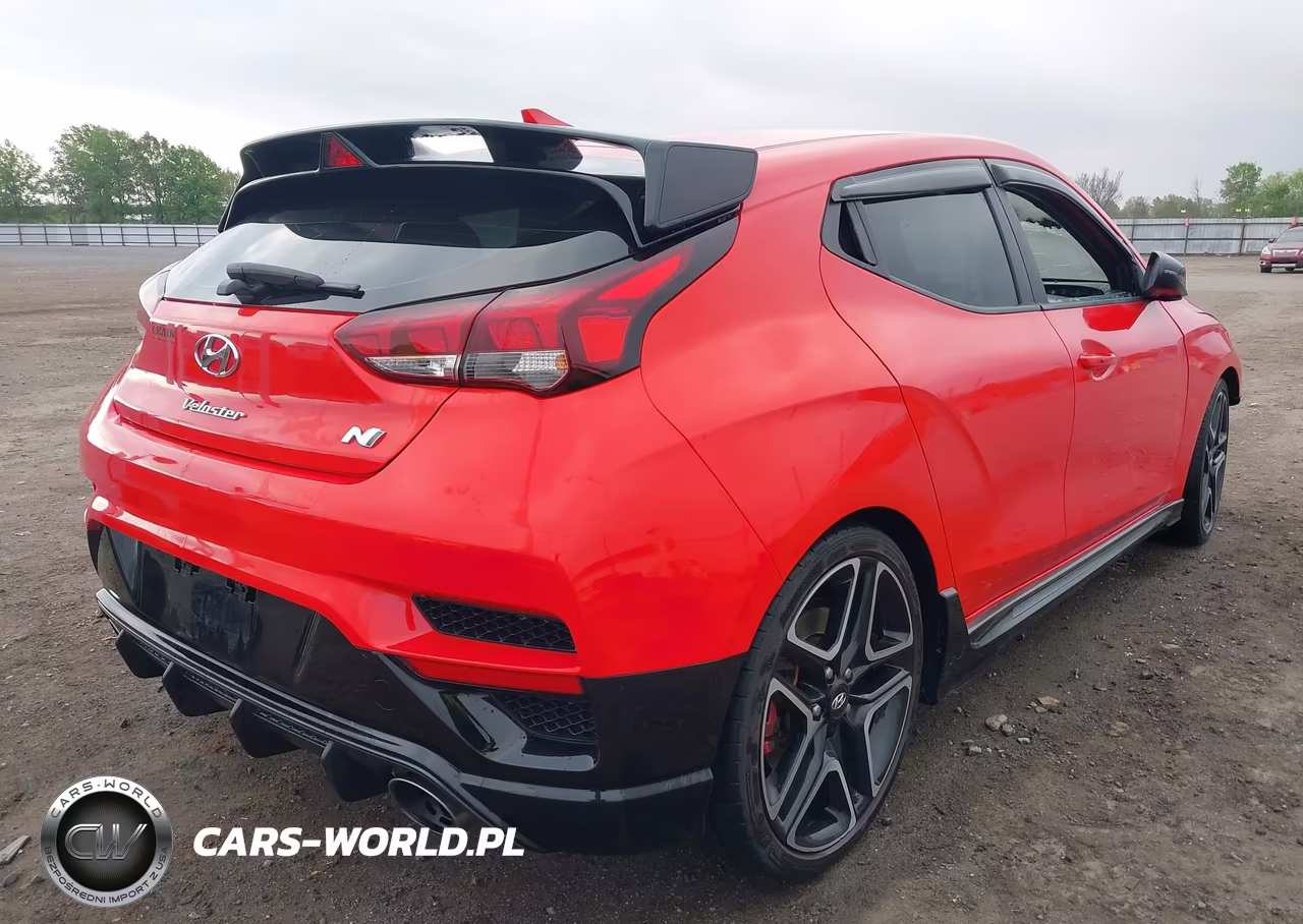 2021 Hyundai Veloster N VIN:KMHT36AHXMU009682 - 4
