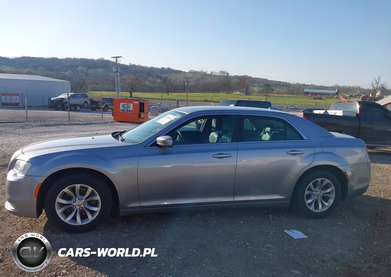 2016 Chrysler 300 Limited VIN:2C3CCAAG7GH238282 - 14