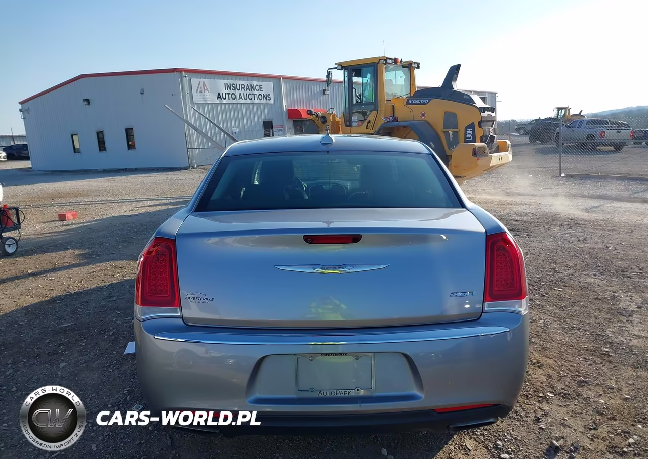 2016 Chrysler 300 Limited VIN:2C3CCAAG7GH238282 - 16