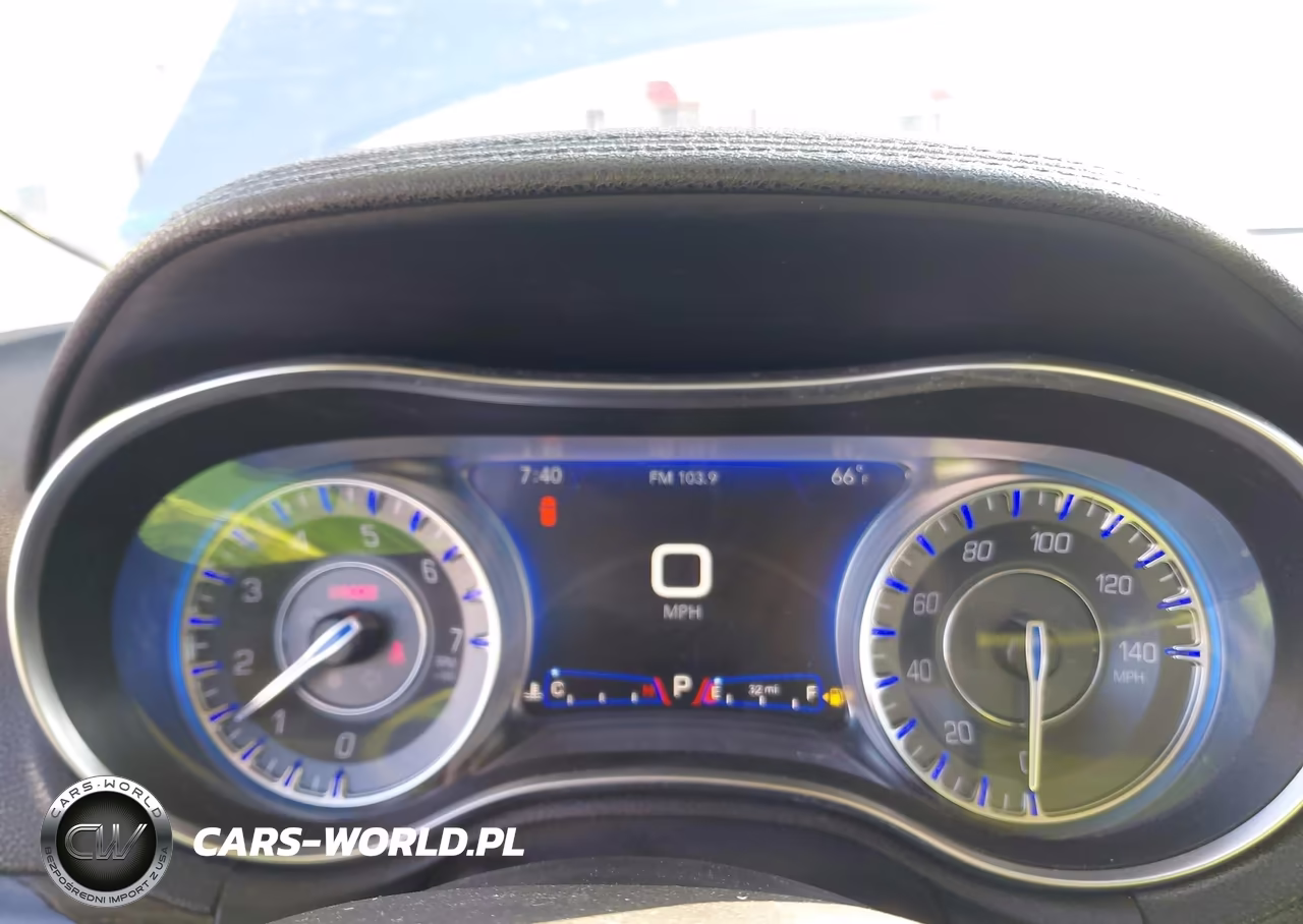 2016 Chrysler 300 Limited VIN:2C3CCAAG7GH238282 - 7