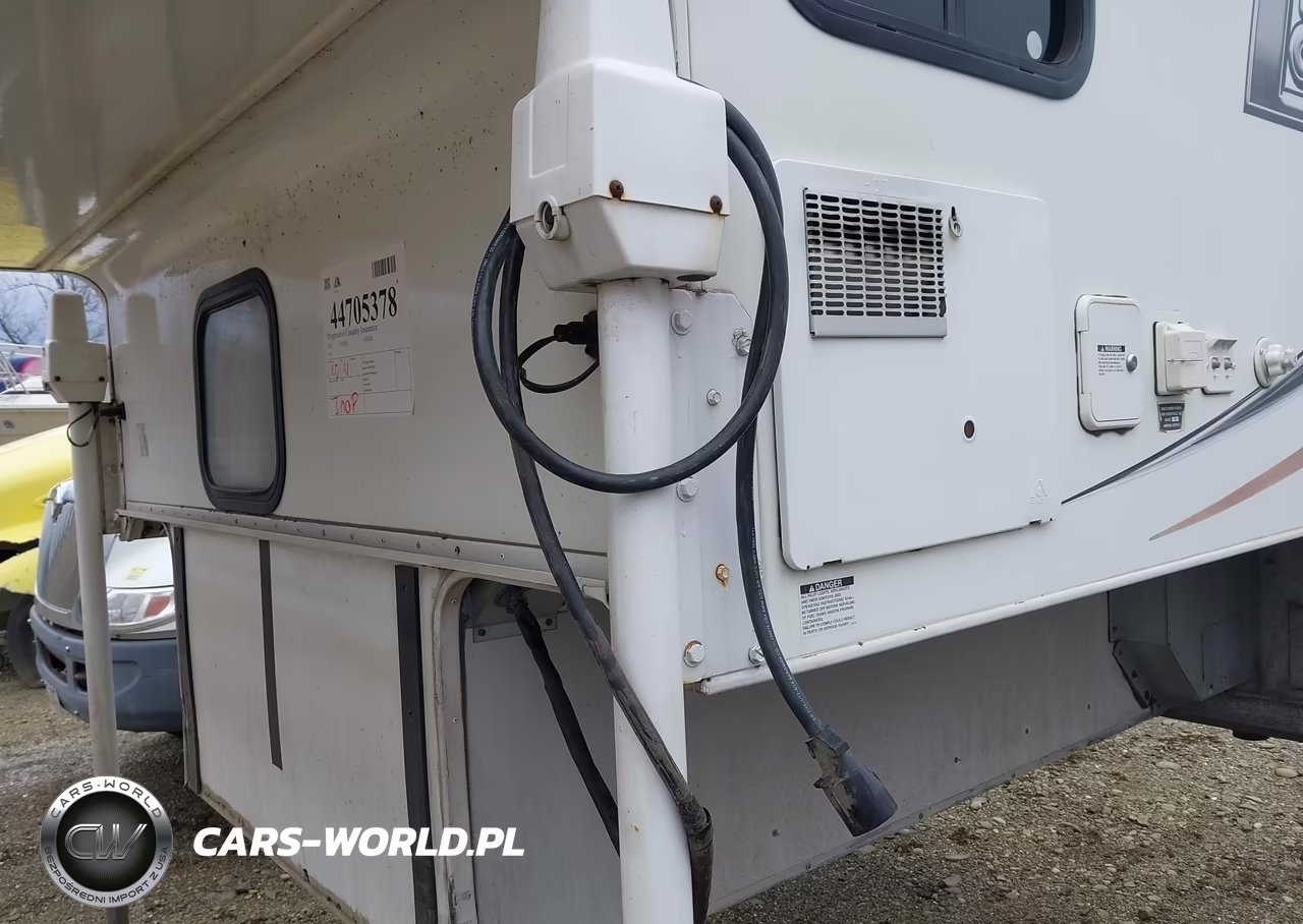 2013 Lance 865 Truck Camper VIN:169251 - 10