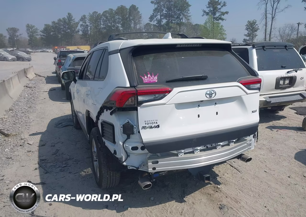 2024 Toyota Rav4 Xle VIN:2T3W1RFV4RC273581 - 3