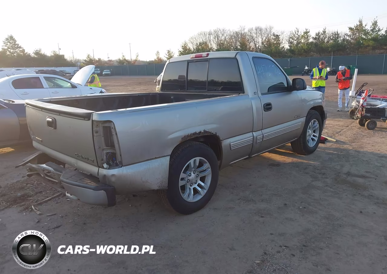 2000 Chevrolet Silverado 1500 Ls VIN:1GCEC14VXYZ308986 - 4