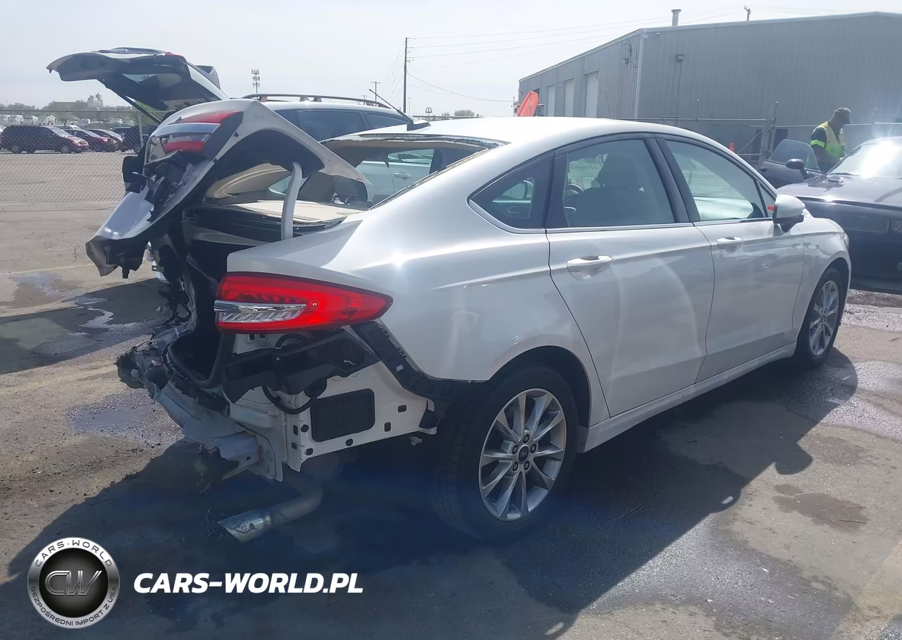2017 Ford Fusion Se VIN:3FA6P0HD5HR313267 - 4