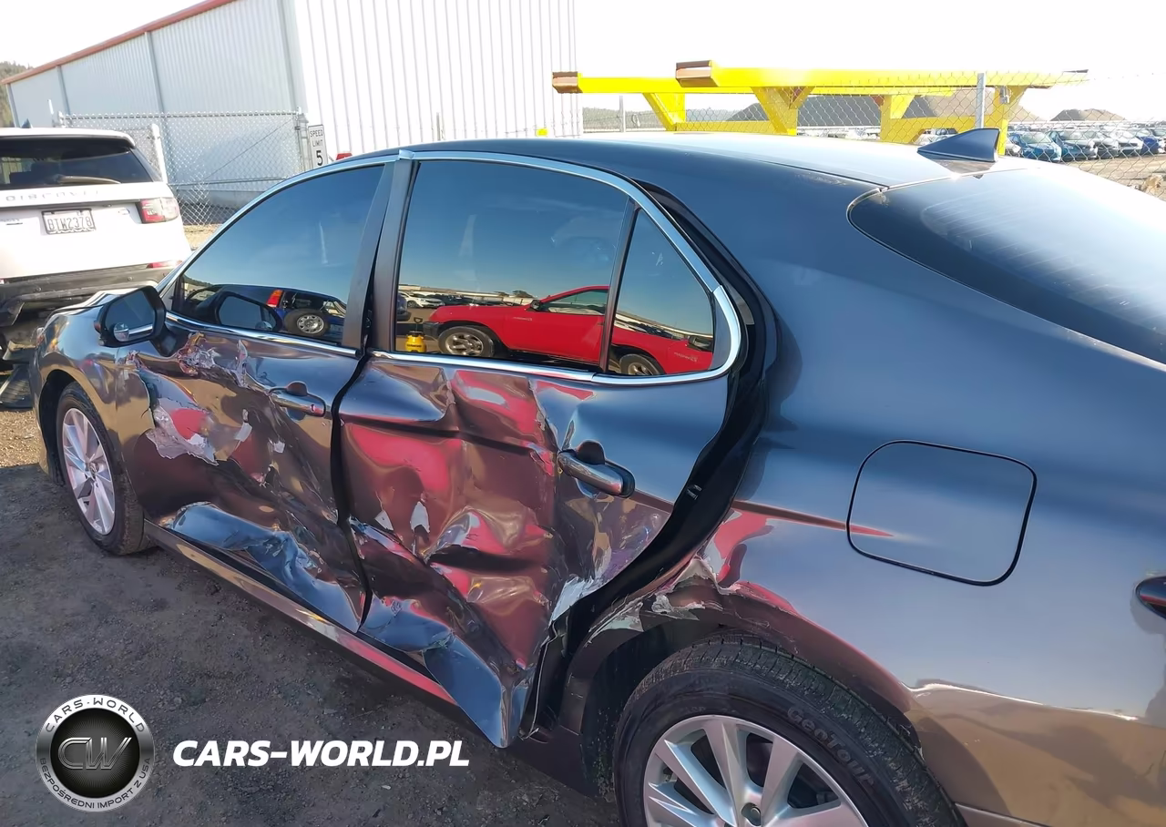 2021 Toyota Camry Le VIN:4T1C11AK9MU466455 - 18