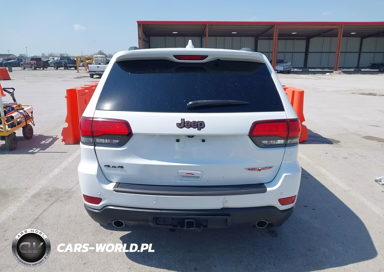 2018 Jeep Grand Cherokee Trailhawk 4X4 VIN:1C4RJFLG2JC418897 - 16