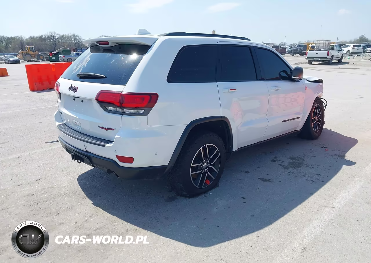 2018 Jeep Grand Cherokee Trailhawk 4X4 VIN:1C4RJFLG2JC418897 - 4