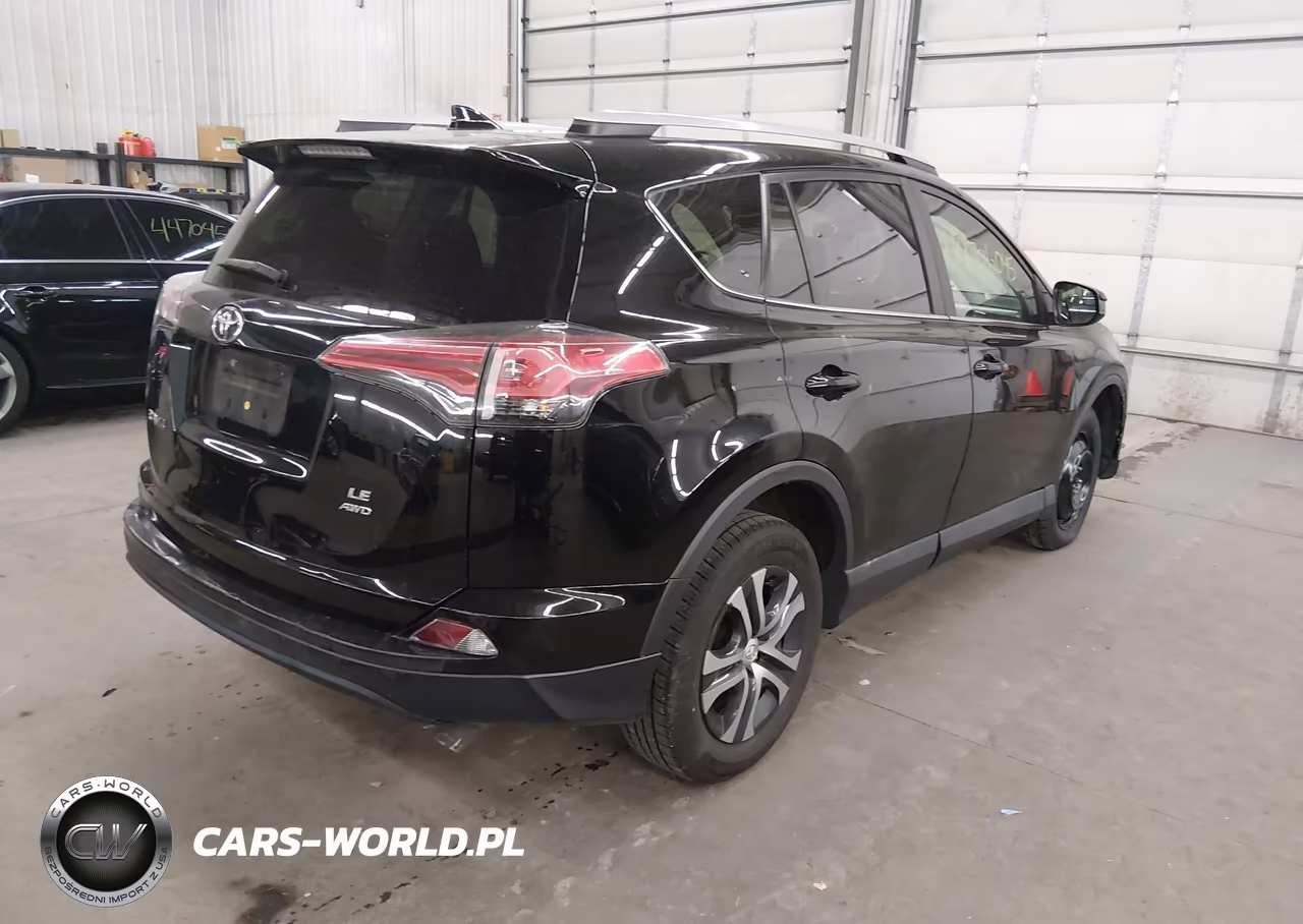 2018 Toyota Rav4 Le VIN:2T3BFREV7JW833565 - 4