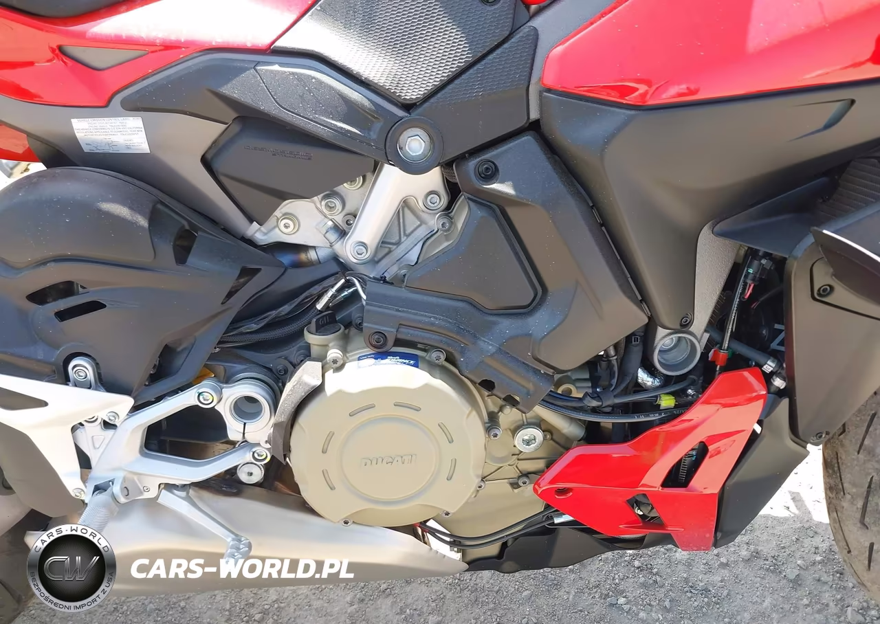 2026 Ducati Streetfighter V4-V4S VIN:ZDMFAK6W4TB001745 - 8