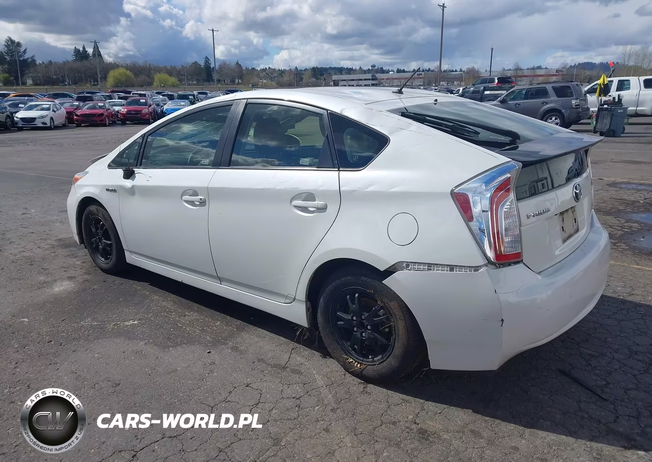 2015 Toyota Prius Two VIN:JTDKN3DU9F0444351 - 3